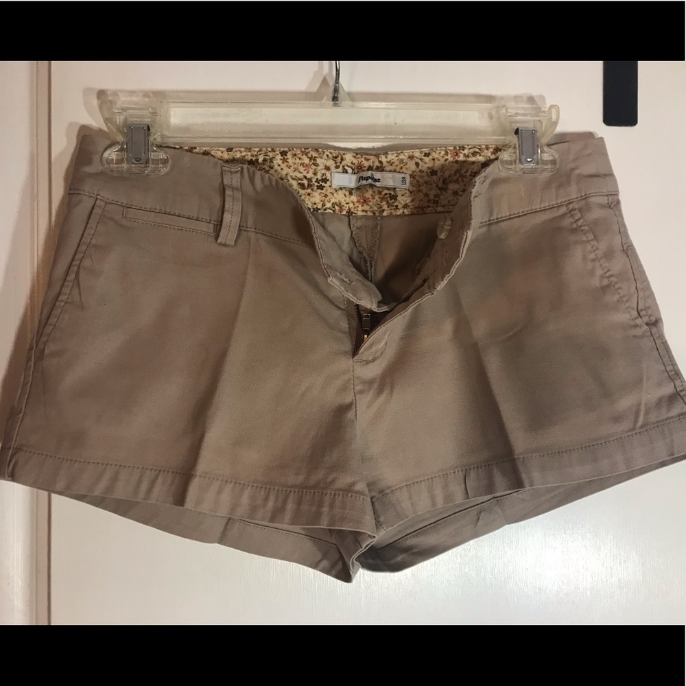 Papaya khaki shorts